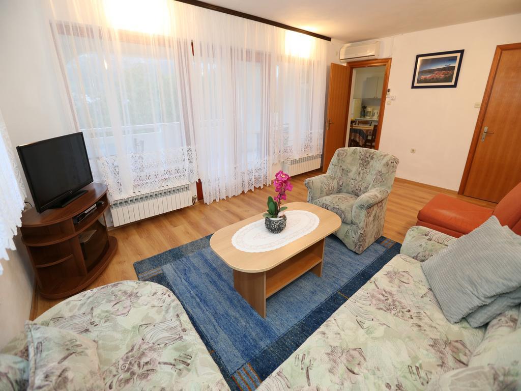 Apartments Juranic Baska  Room photo